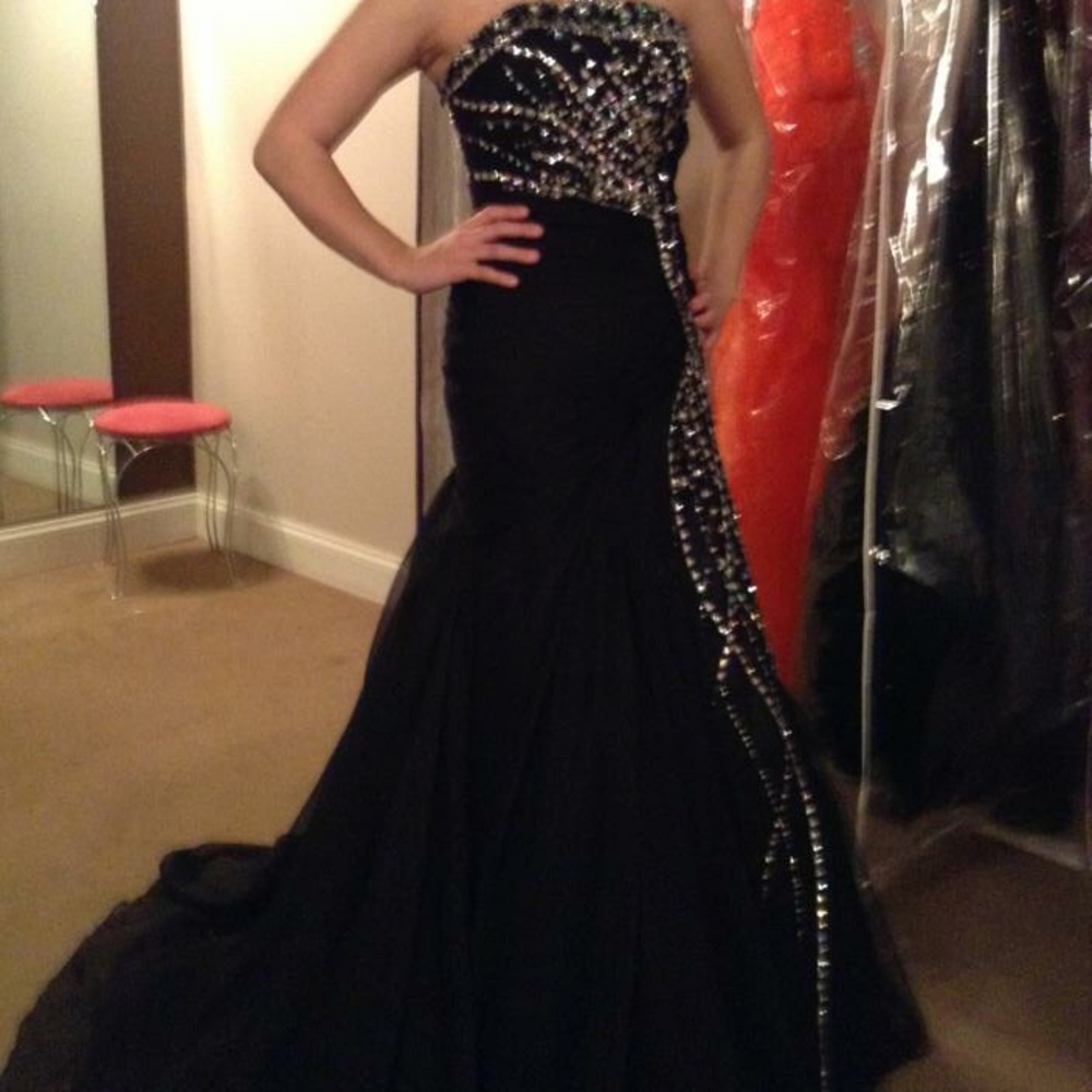 Prom - Picture 2 of 4